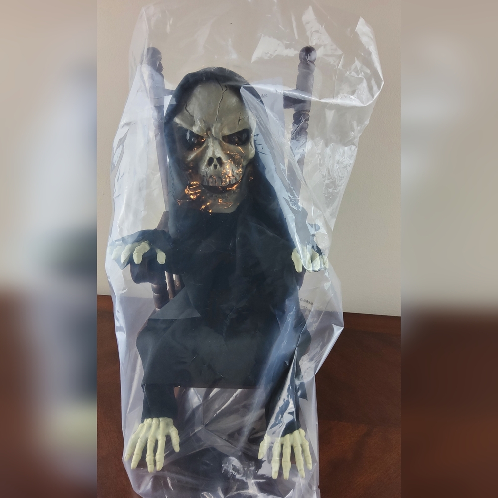Screaming Animated Rocking Reaper
